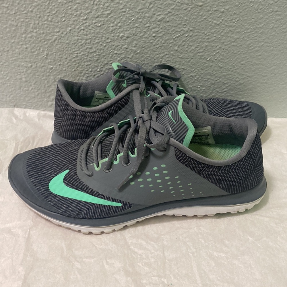 Women’s Nike fit sole shoes size 9. Grey and mint green - Picture 6 of 14